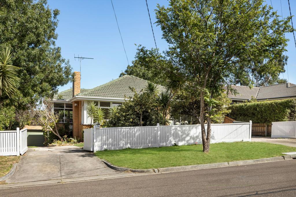 16 Leslie St, Frankston South, VIC 3199