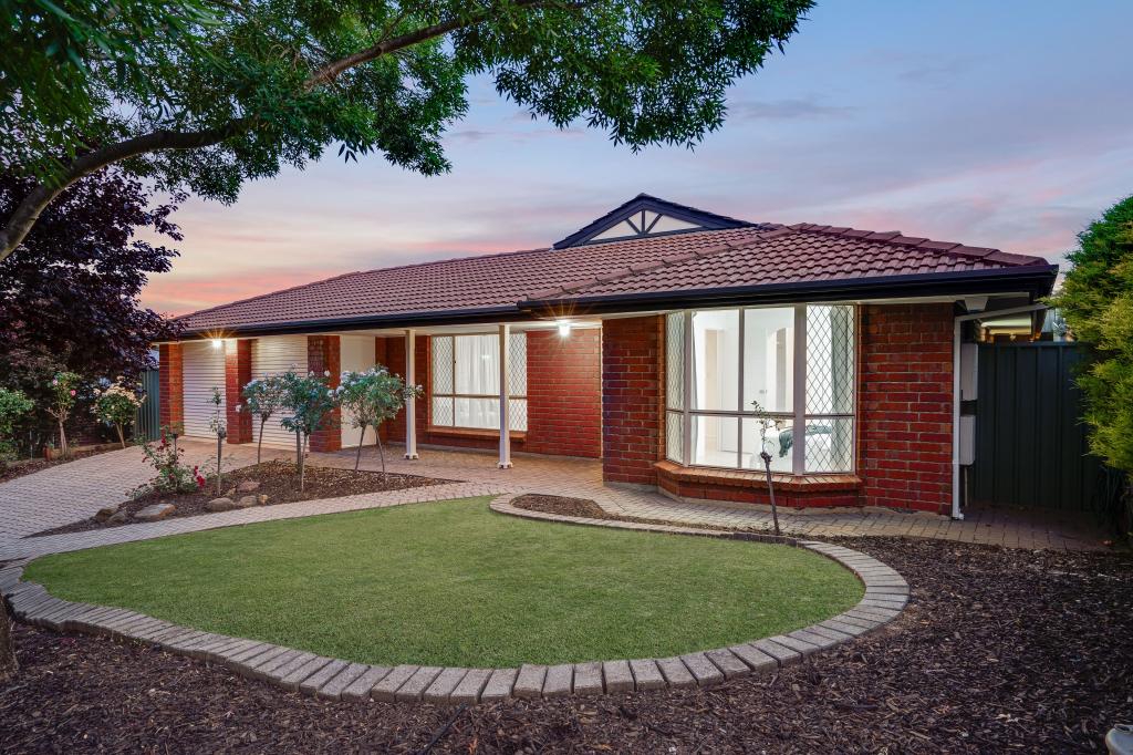 4 Lake Magenta Ct, Greenwith, SA 5125