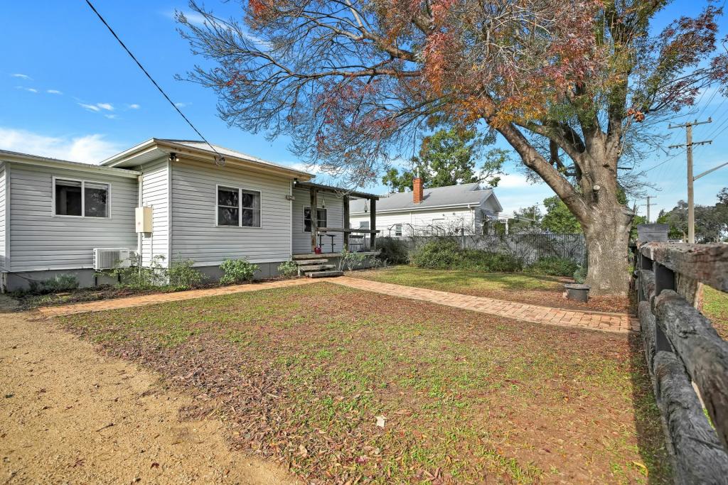 121 Fifth Ave, Narromine, NSW 2821