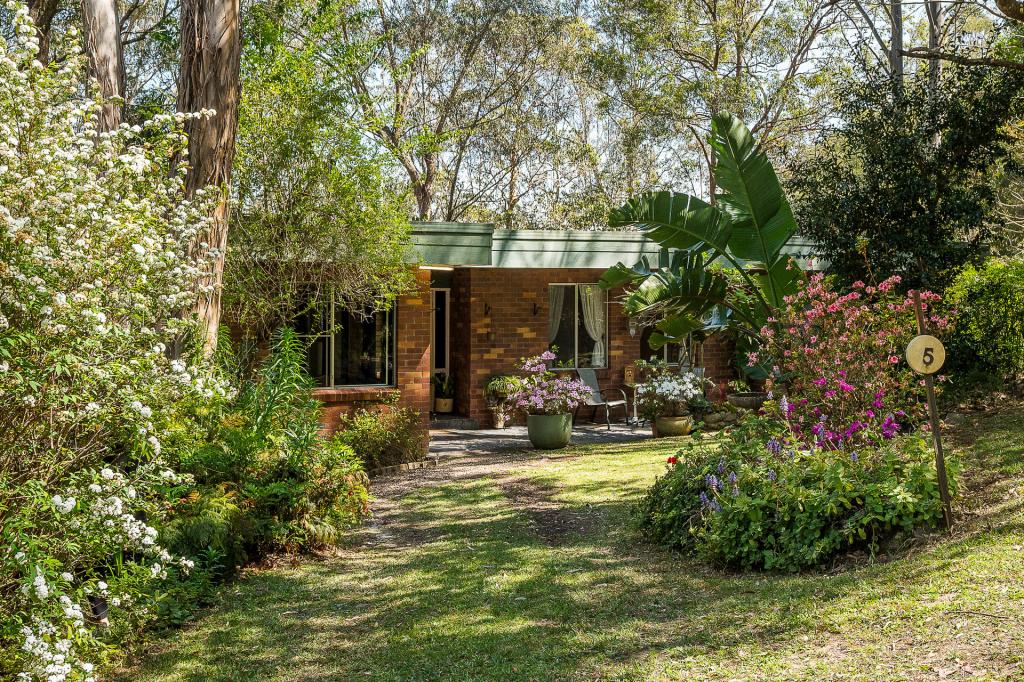 5 Bateson Rd, Mount Nebo, QLD 4520