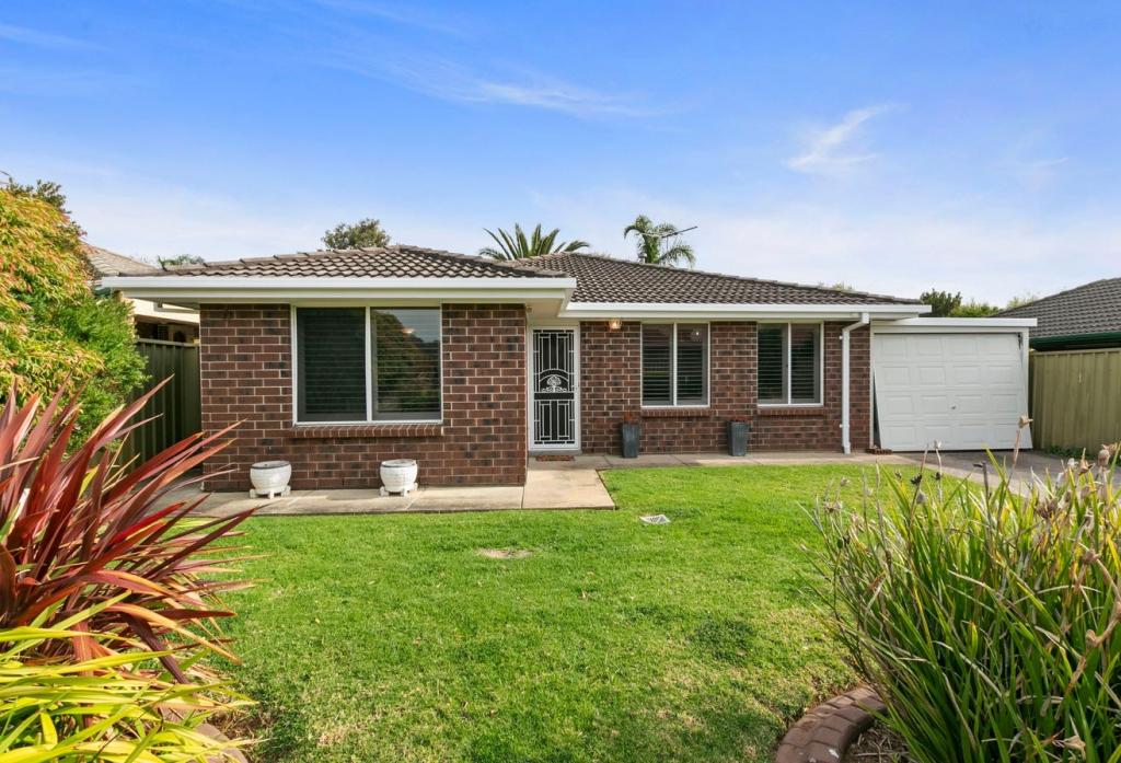 18 Champagne Cres, Woodcroft, SA 5162