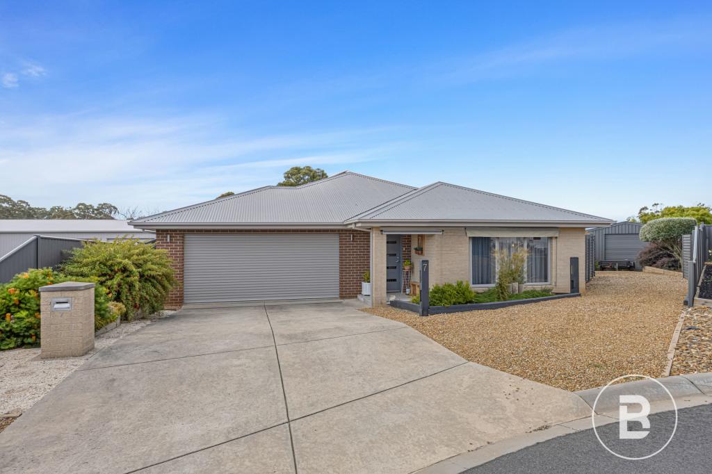 7 Banksia Ct, Beaufort, VIC 3373
