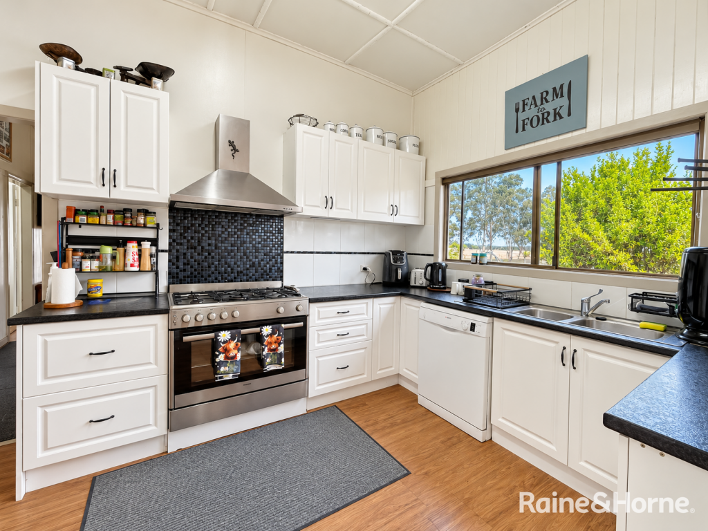 3550 INGLEWOOD TEXAS RD, LIMEVALE, QLD 4384