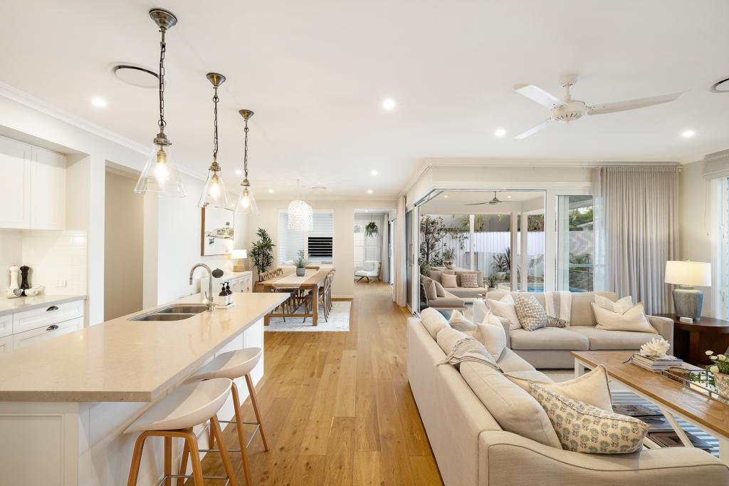 9 Eagle Ave, Burleigh Waters, QLD 4220