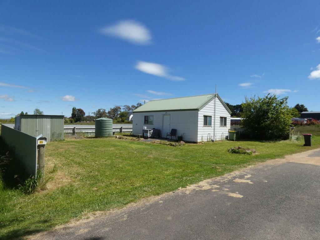 35 York St, Nimmitabel, NSW 2631