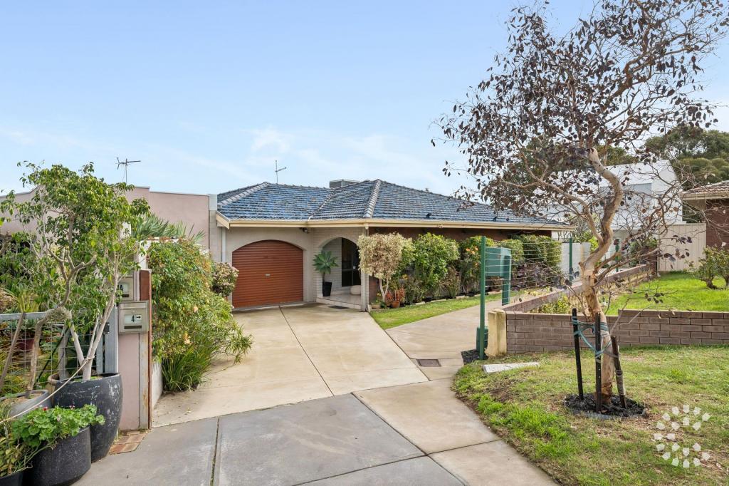4 Outram Pl, Hamilton Hill, WA 6163
