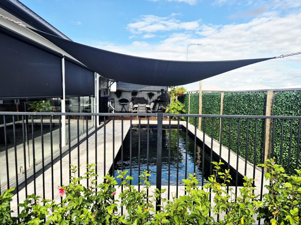 6 Wigton Ct, Bushland Beach, QLD 4818