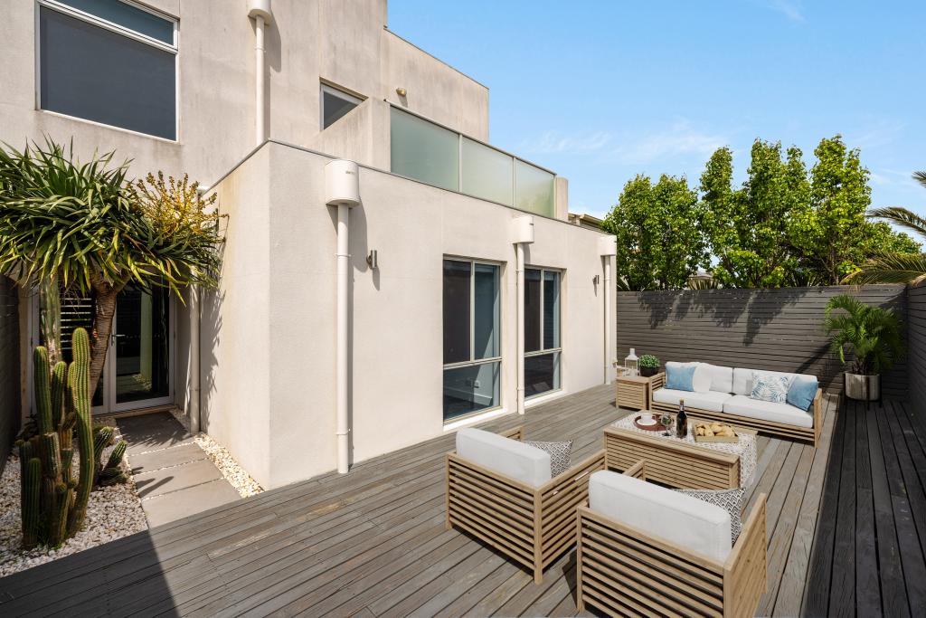 2/5 Clegowie St, West Beach, SA 5024