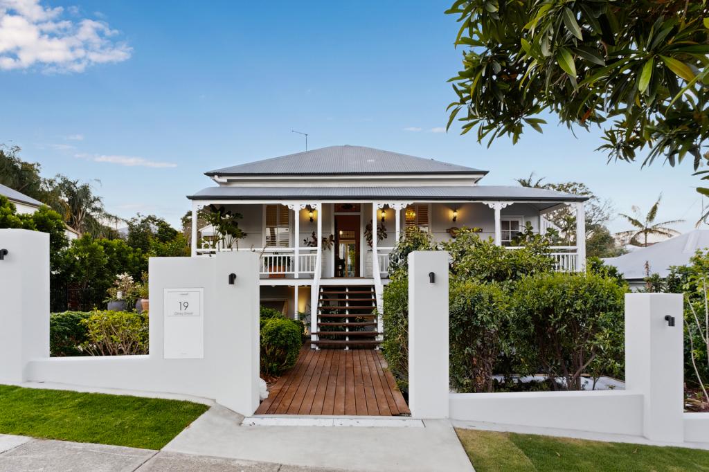 19 Olney St, Wilston, QLD 4051