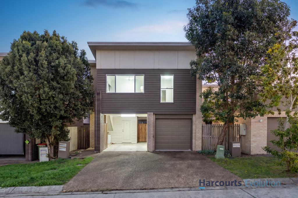 8 Greenhill St, Redbank Plains, QLD 4301