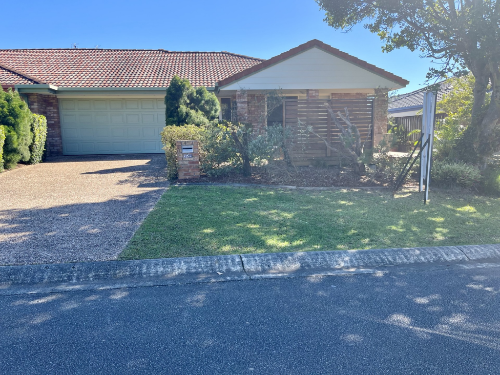 2/3 Acorn Lane, Robina, QLD 4226