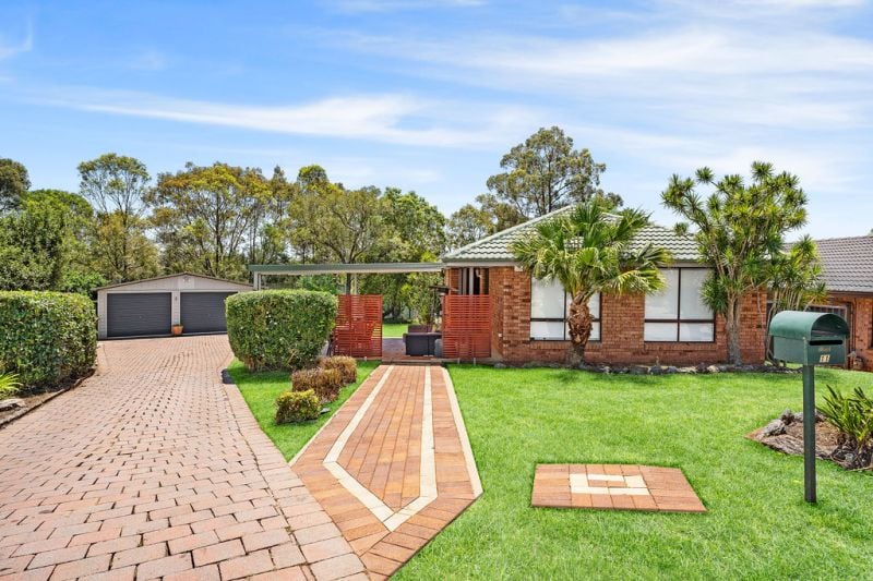 11 Maroubra Cres, Woodbine, NSW 2560