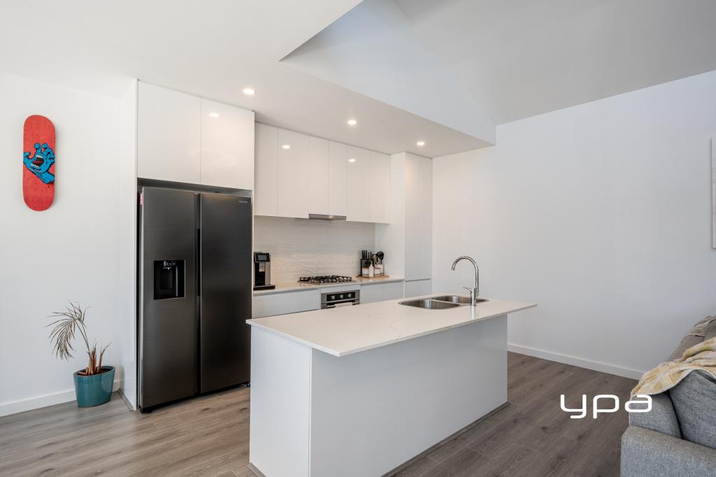 2/14a Mcewen Dr, Sunbury, VIC 3429