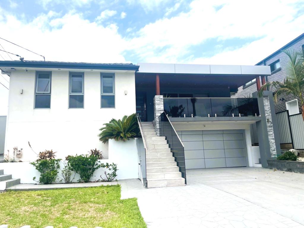 62 Carnavon Cres, Georges Hall, NSW 2198