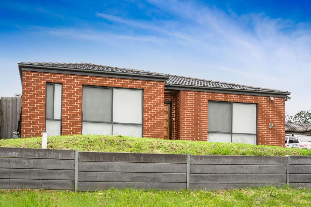 32 Ash Cres, Pakenham, VIC 3810