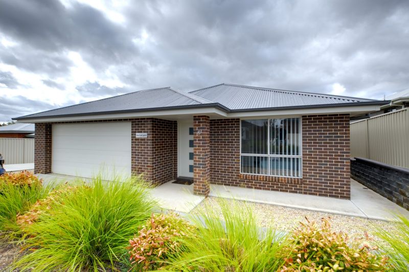 6 Lyon Cl, Kelso, NSW 2795