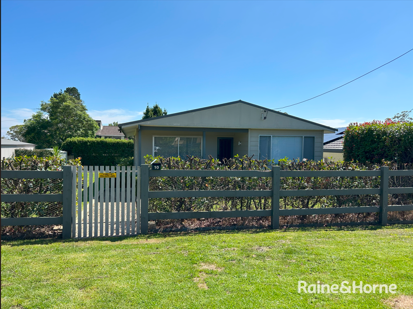 10 James St, Hill Top, NSW 2575