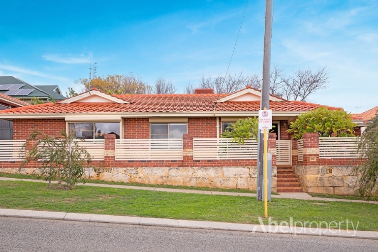 141 Newborough St, Scarborough, WA 6019