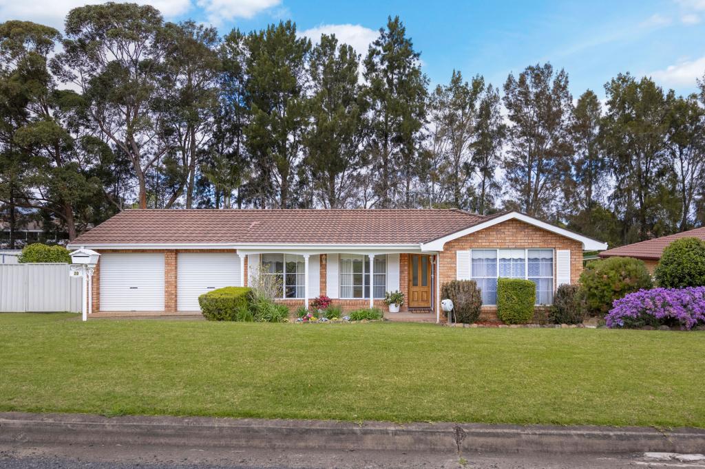 20 Edward St, The Oaks, NSW 2570