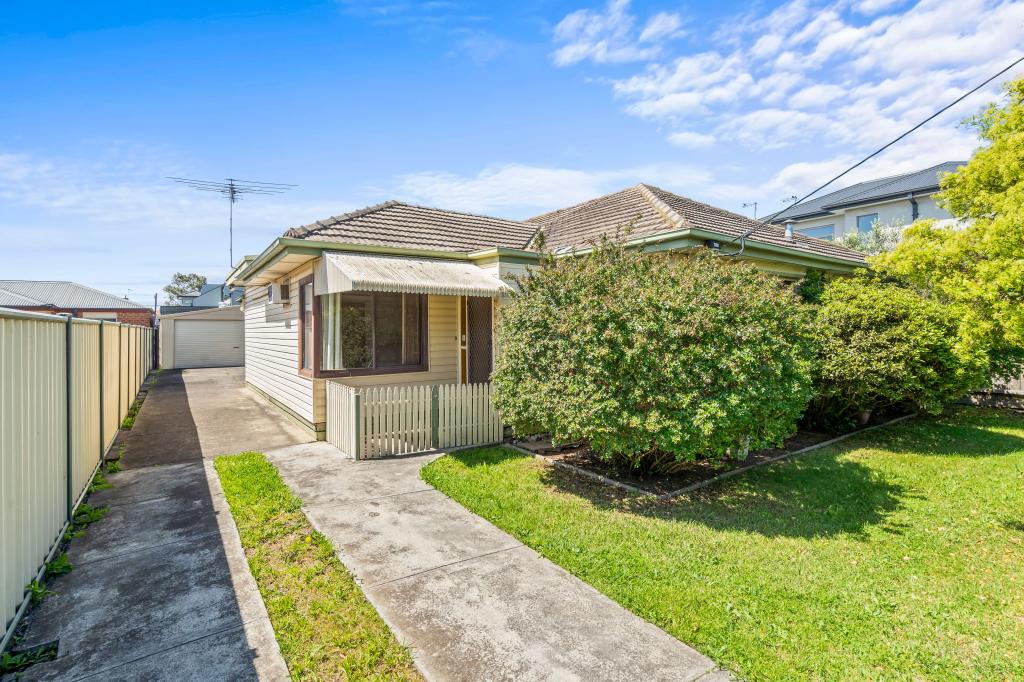 26 Cromwell St, Glenroy, VIC 3046