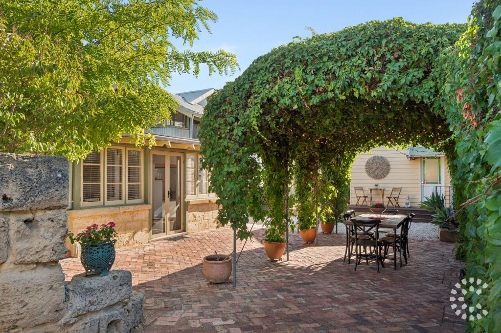 79 Wood St, White Gum Valley, WA 6162