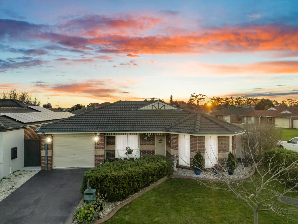 15 Grice Qdrt, Pakenham, VIC 3810