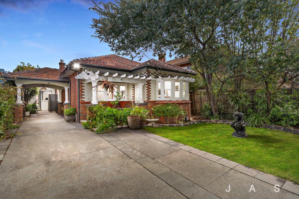 17 HOBBS ST, SEDDON, VIC 3011