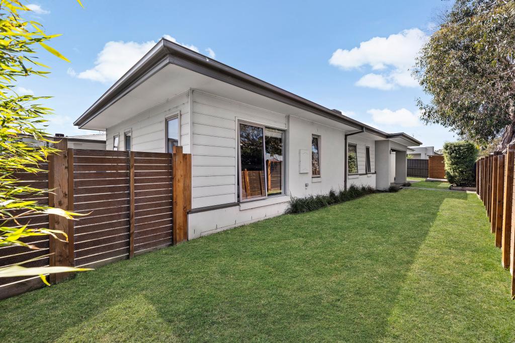 2 Augusta Cres, Frankston, VIC 3199