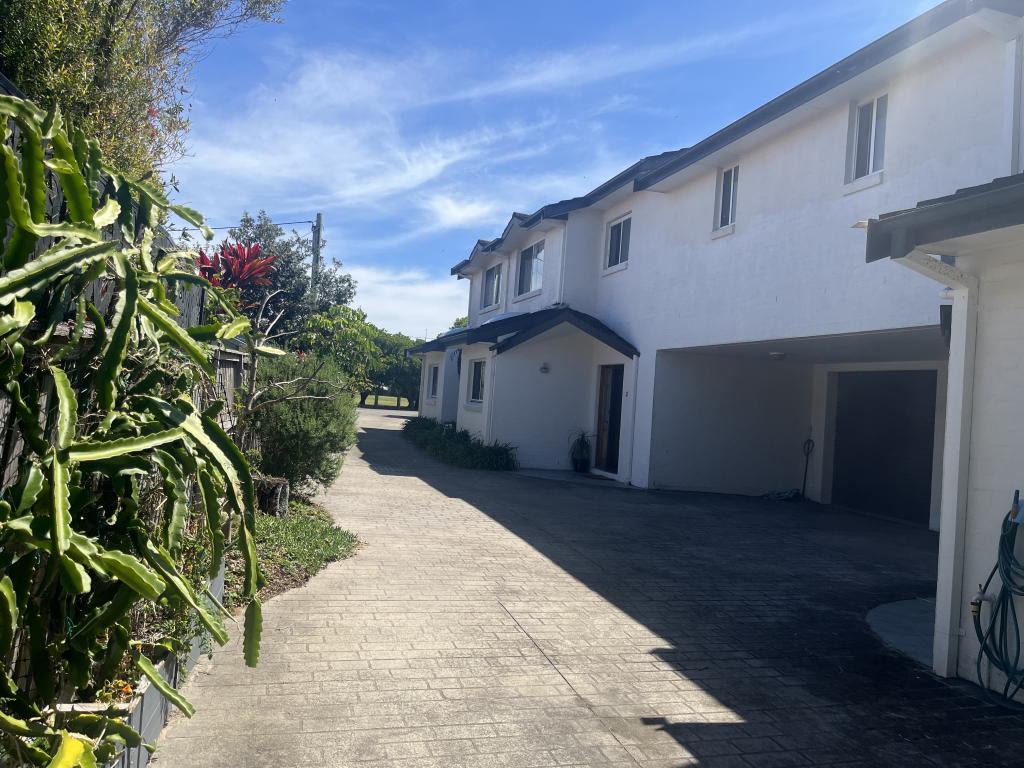 2/2 The Crescent, Blue Bay, NSW 2261