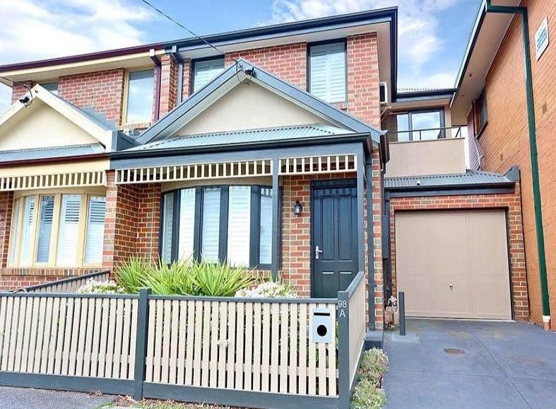 98A NAPIER ST, ESSENDON, VIC 3040