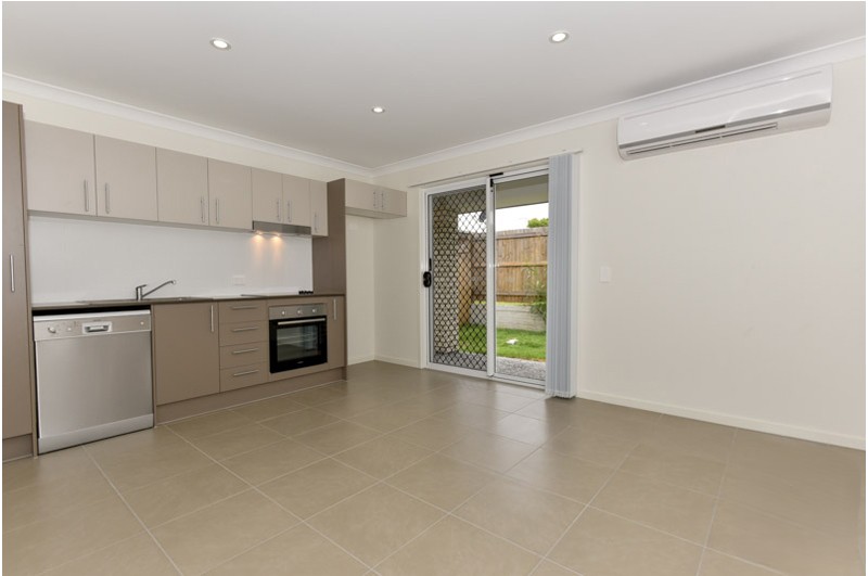 2/73 Cordeaux Cres, Redbank Plains, QLD 4301