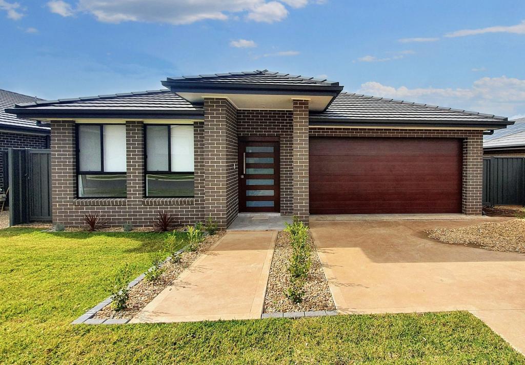 29 Highland Cres, Thirlmere, NSW 2572