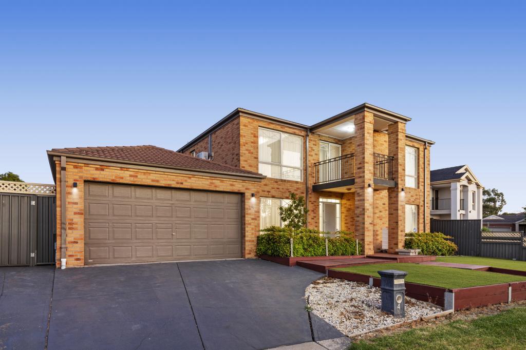 4 Hele Cl, Caroline Springs, VIC 3023