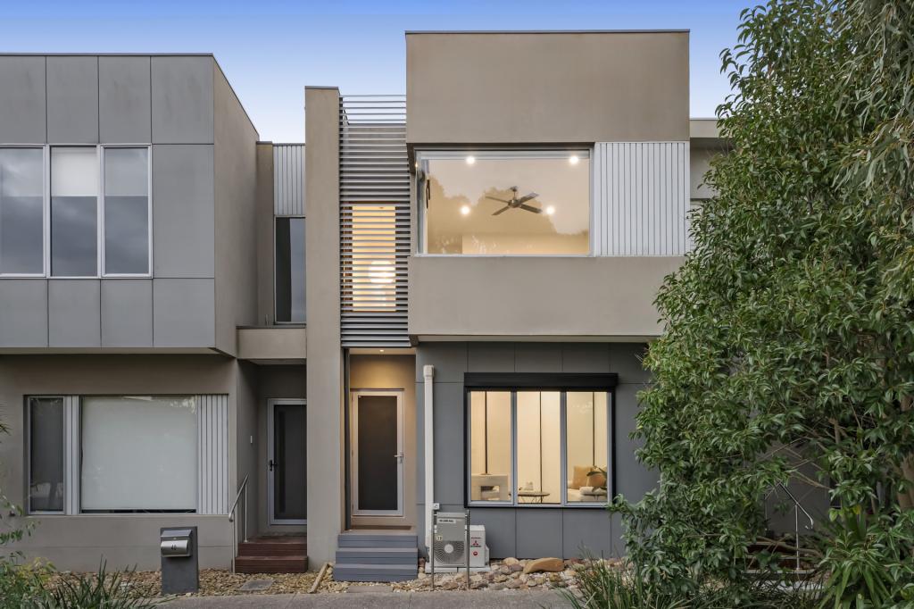 38 Bursaria Dr, Caroline Springs, VIC 3023