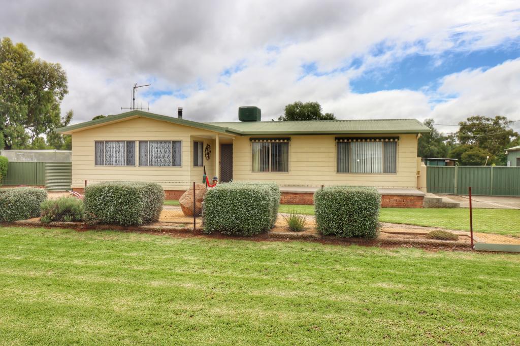 19 Fishburn St, Cowra, NSW 2794