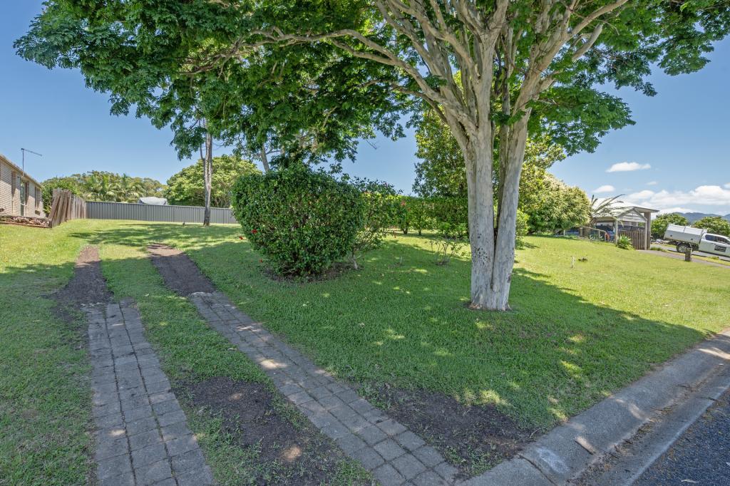 8 WORLAND DR, BOAMBEE EAST, NSW 2452