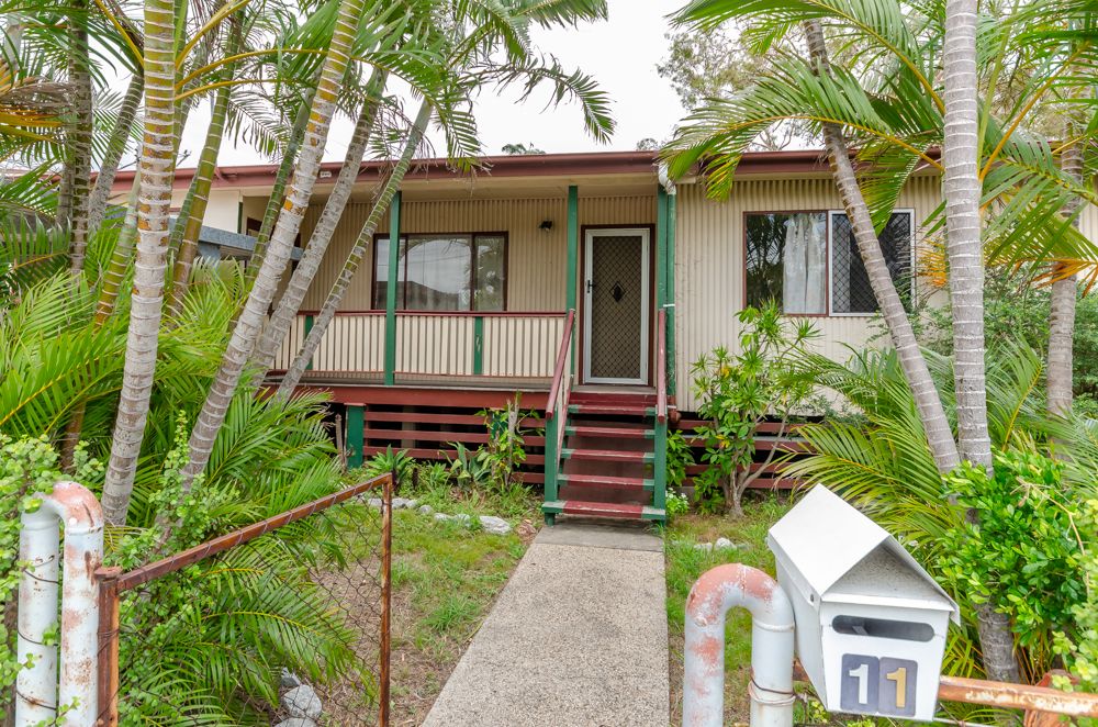 11 Larsen St, West Gladstone, QLD 4680