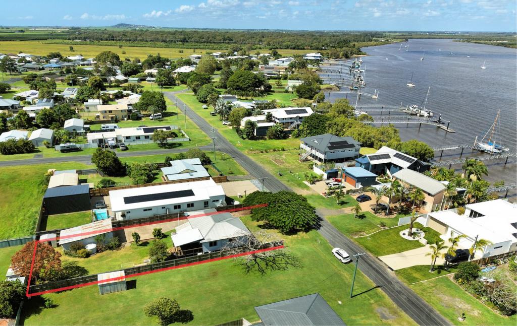 15 Corser St, Burnett Heads, QLD 4670