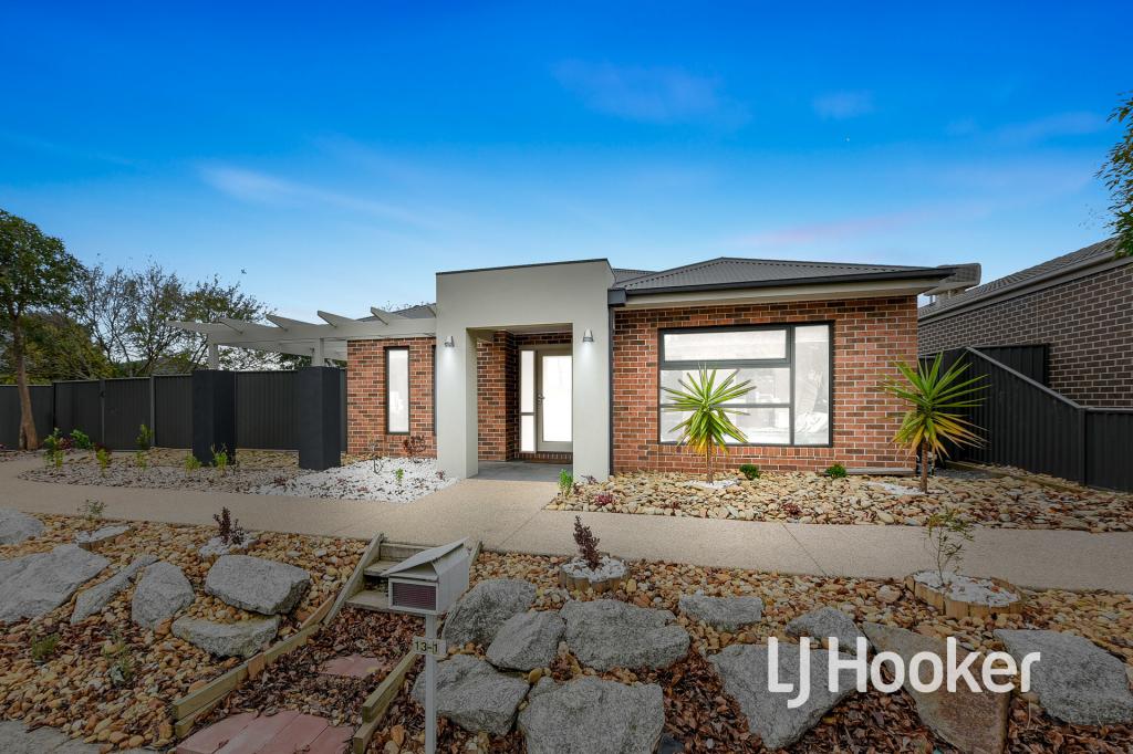 13-15 Ardor Ave, Cranbourne North, VIC 3977