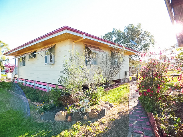 9 South St, Roma, QLD 4455