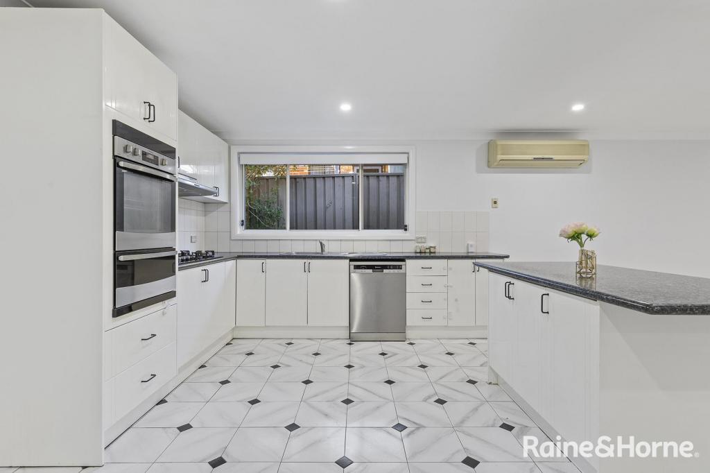 1 Nile Pl, Kearns, NSW 2558