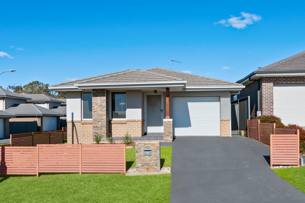 16 Knight St, Elderslie, NSW 2570