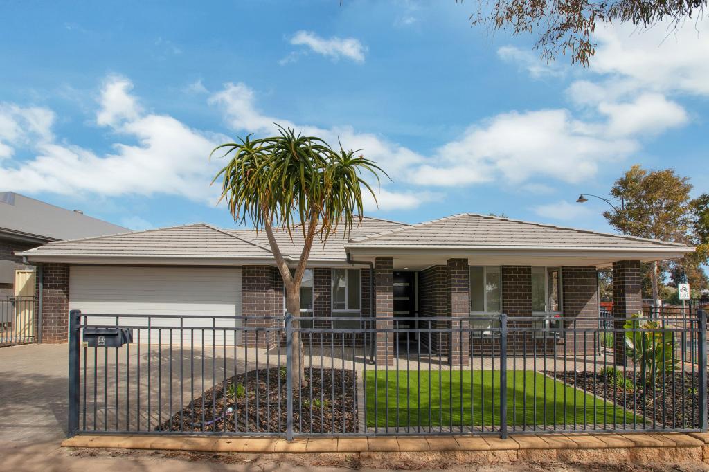 2 Scarlet Ave, Munno Para, SA 5115