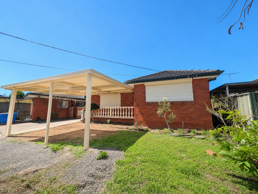 8 Parklea Pde, Canley Heights, NSW 2166