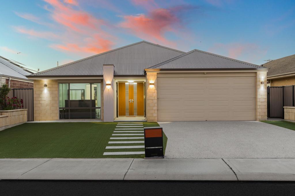 8 SOLINGEN WAY, PIARA WATERS, WA 6112