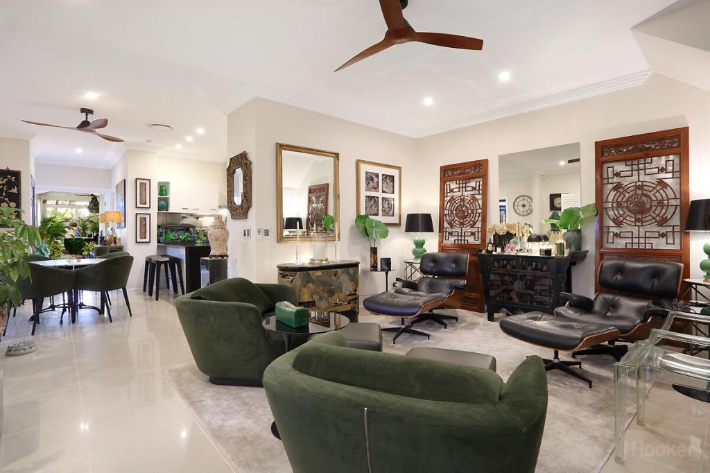 1/374 Pine Ridge Rd, Coombabah, QLD 4216