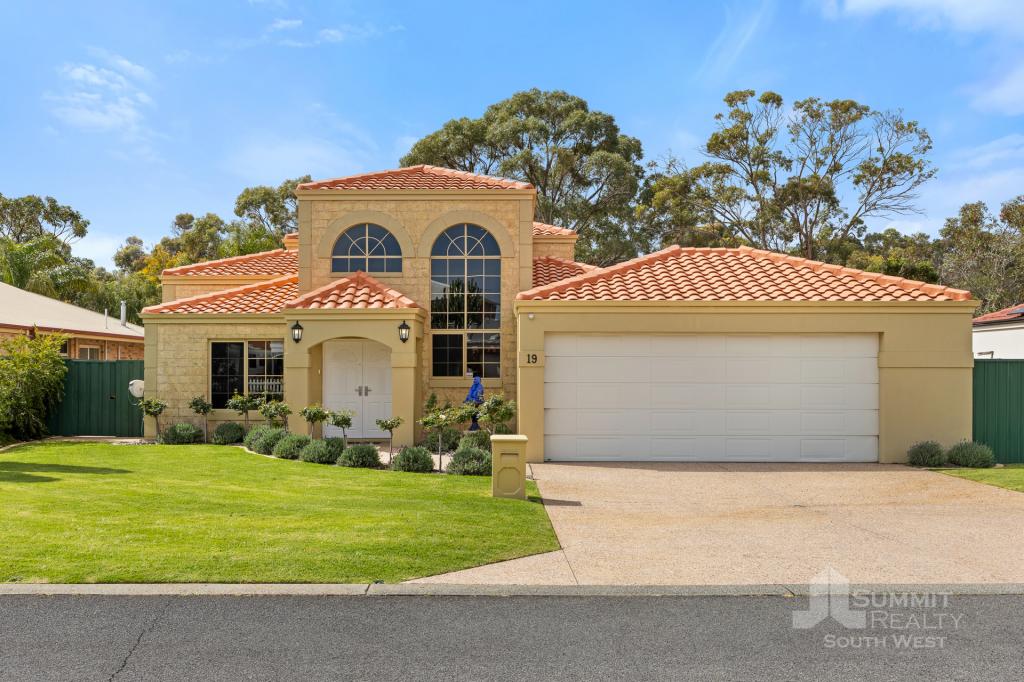19 Turnberry Way, Pelican Point, WA 6230