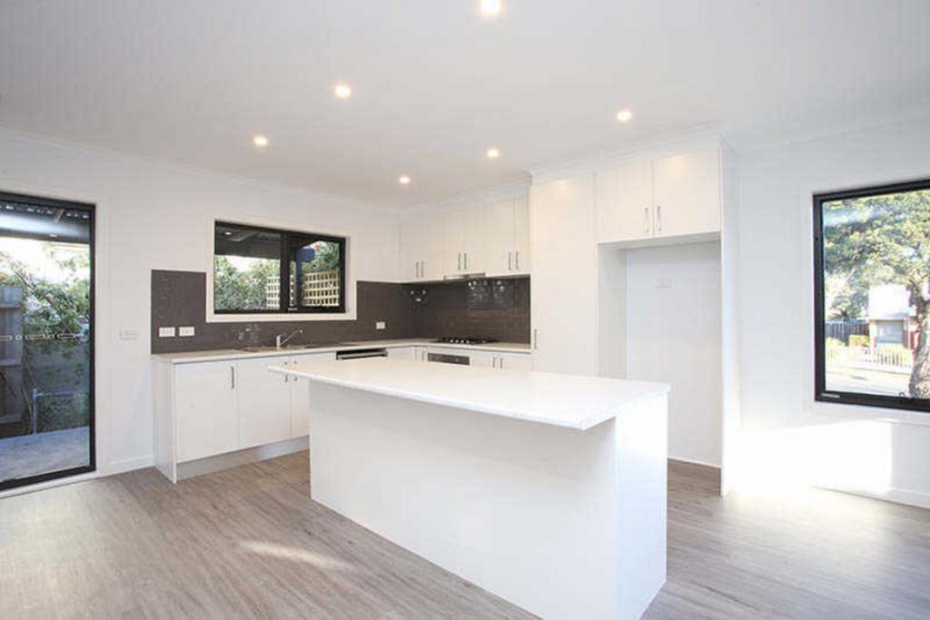 27 Hickory Cres, Frankston North, VIC 3200