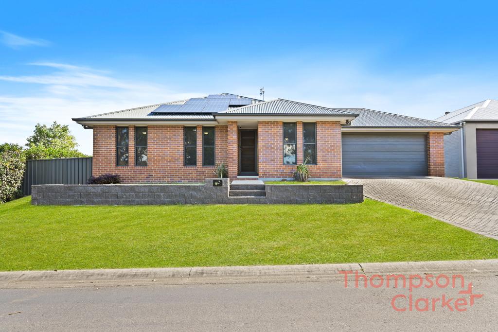 13A MYRTLE CRES, ABERGLASSLYN, NSW 2320