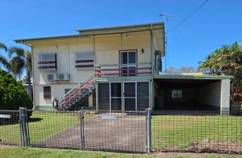 10 Salmon St, Taylors Beach, QLD 4850